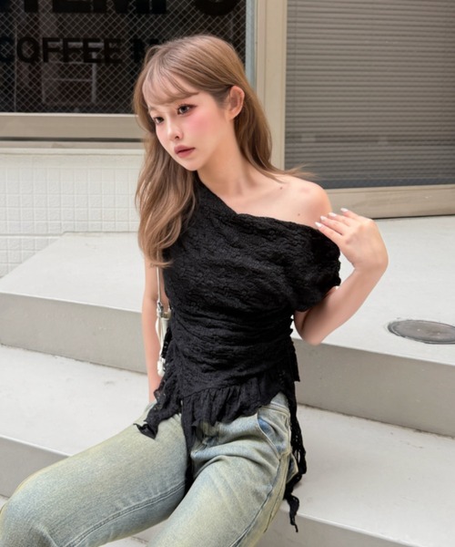 RAY CASSIN（レイカズン）の「【レース】裾フリルドロストTシャツ（Tシャツ/カットソー・レディース・ホワイト系その他2/ベージュ系その他2/ブラック系その他2・FREE）」の2枚目の写真