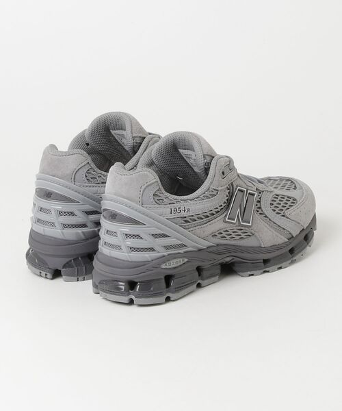 NEW BALANCE(ニューバランス)の「New Balance / U195438R(スニーカー・レディース・グレー・25/23.5/24.5/24)」の2枚目の写真