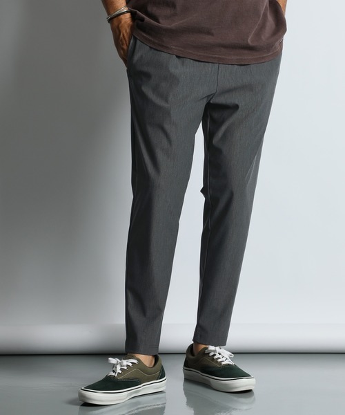 The DUFFER of ST.GEORGE(ザダファーオブセントジョージ)の「『WONDER SHAPE』Triporous:360°全方向高伸縮『ワンダーシェイプ』抗菌・消臭機能 スリムテーパードパンツ(スラックス・メンズ・チャコールグレー/ブラック・X-LARGE/LARGE/MEDIUM/SMALL)」の2枚目の写真