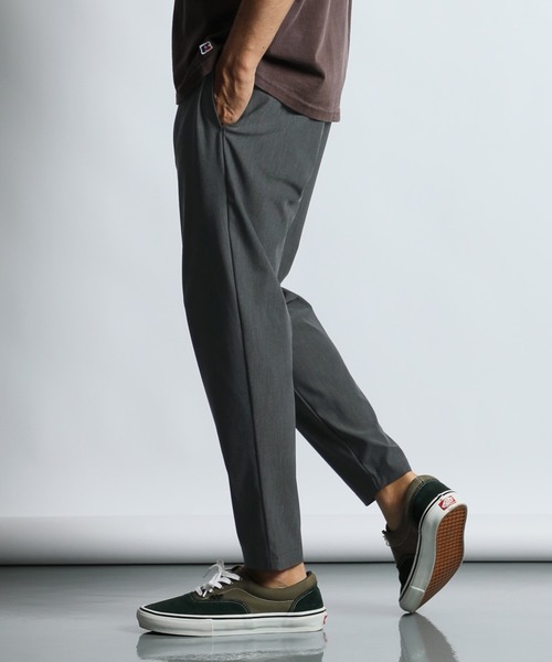 The DUFFER of ST.GEORGE(ザダファーオブセントジョージ)の「『WONDER SHAPE』Triporous:360°全方向高伸縮『ワンダーシェイプ』抗菌・消臭機能 スリムテーパードパンツ(スラックス・メンズ・チャコールグレー/ブラック・X-LARGE/LARGE/MEDIUM/SMALL)」の7枚目の写真