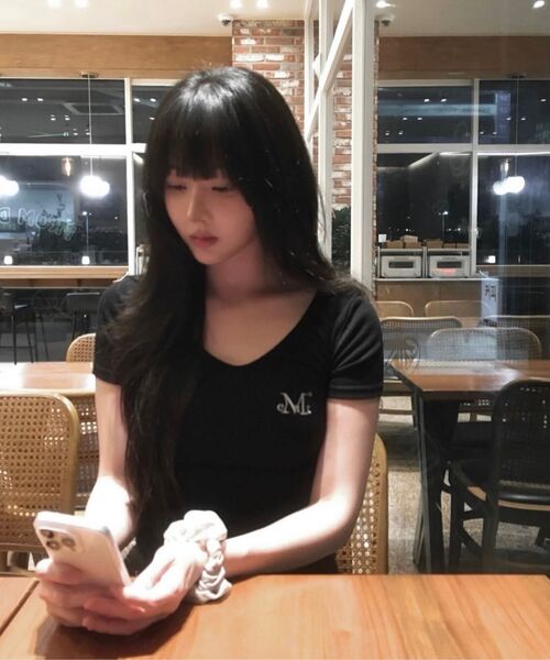 MUCENT(ムセント)の「モベルVネックシャーリング半袖Tシャツ(4カラー)(Tシャツ/カットソー・レディース・ブラック/チャコールグレー/ホワイト/パープル・FREE)」の21枚目の写真