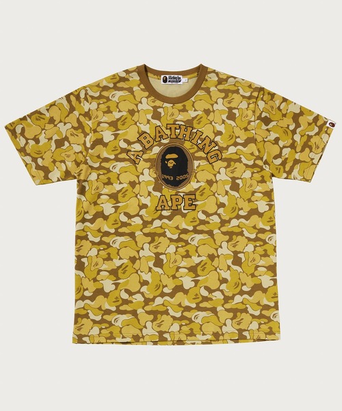 A BATHING APE(アベイシングエイプ)の「BAPE CARD CAMO COLLEGE TEE BAPEC(Tシャツ/カットソー・メンズ・ゴールド/グリーン・LARGE/MEDIUM/XX-LARGE/SMALL/X-LARGE)」の2枚目の写真