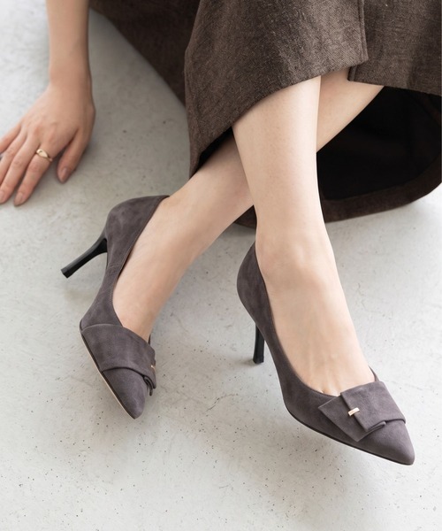SEVEN TWELVE THIRTY（セヴントゥエルヴサーティー）の「LovelyWalk メタルポイントパンプス（パンプス・レディース・ベージュ/ブラック系その他/ブラック/マスタード/グレー・22cm/22.5cm/23cm/23.5cm/24cm/24.5cm）」の4枚目の写真