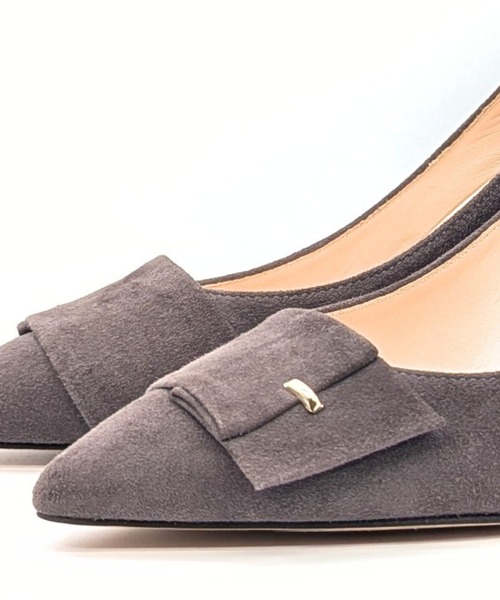 SEVEN TWELVE THIRTY（セヴントゥエルヴサーティー）の「LovelyWalk メタルポイントパンプス（パンプス・レディース・ベージュ/ブラック系その他/ブラック/マスタード/グレー・22cm/22.5cm/23cm/23.5cm/24cm/24.5cm）」の17枚目の写真