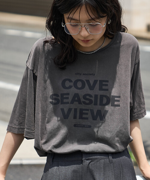 FREAK'S STORE(フリークスストア)の「ルーズネック ピグメントロゴTシャツ(Tシャツ/カットソー・レディース・チャコール/ネイビー/ピンク・フリ-)」の2枚目の写真