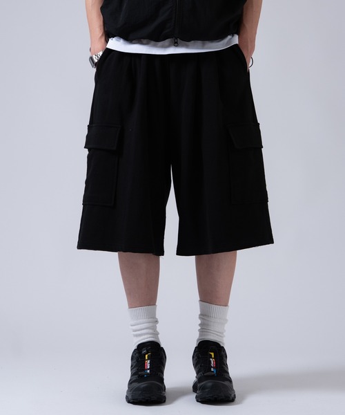 OXA(オグザ)の「ワイドシルエット スウェットカーゴショートパンツ ハーフパンツ OXA(その他パンツ・メンズ・グレー/ブラック・FREE)」の4枚目の写真