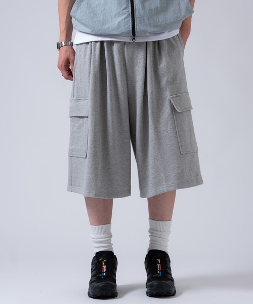 OXA(オグザ)の「ワイドシルエット スウェットカーゴショートパンツ ハーフパンツ OXA(その他パンツ・メンズ・グレー/ブラック・FREE)」の9枚目の写真