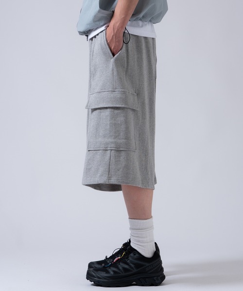 OXA(オグザ)の「ワイドシルエット スウェットカーゴショートパンツ ハーフパンツ OXA(その他パンツ・メンズ・グレー/ブラック・FREE)」の10枚目の写真