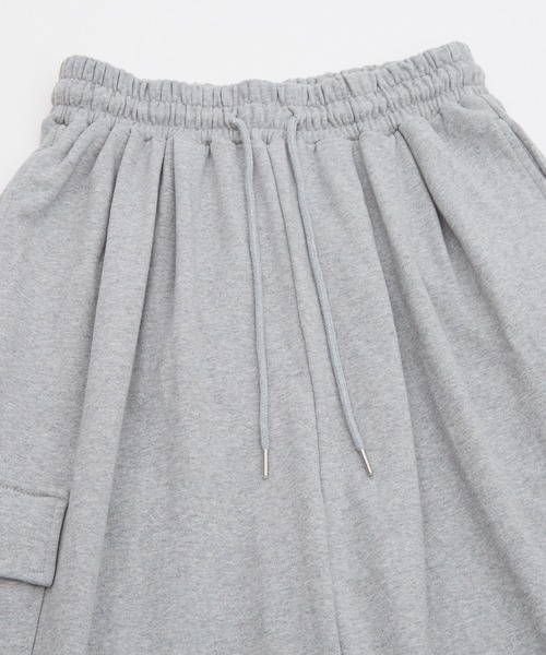 OXA(オグザ)の「ワイドシルエット スウェットカーゴショートパンツ ハーフパンツ OXA(その他パンツ・メンズ・グレー/ブラック・FREE)」の13枚目の写真