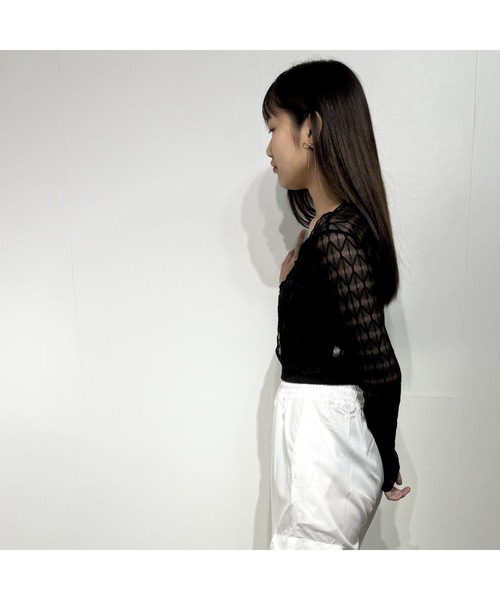 owen（オーウェン）の「韓国風透け感ショート丈羽織りカーディガン ブラウス（シャツ/ブラウス・レディース・ブラック/ホワイト・ONE SIZE）」の8枚目の写真