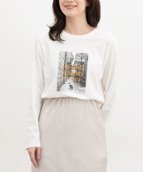 Honeys(ハニーズ)の「フォトプリントTシャツ(Tシャツ/カットソー・レディース・オフホワイト/モカ/ブラック/ダークグリーン系1/ダークオレンジ・L/M/LL)」の8枚目の写真