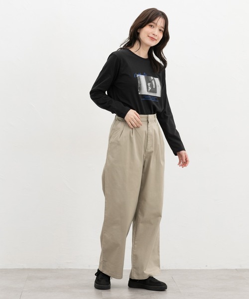 Honeys(ハニーズ)の「フォトプリントTシャツ(Tシャツ/カットソー・レディース・オフホワイト/モカ/ブラック/ダークグリーン系1/ダークオレンジ・L/M/LL)」の9枚目の写真
