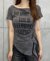 ムラアシメプリントボートネックTシャツ
