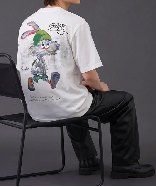 revertical（リバーティカル）の「ラビット キャラクター アートグラフィック バックプリント 半袖Tシャツ（Tシャツ/カットソー・メンズ・グレー/ブラック/ホワイト・MEDIUM/LARGE）」の6枚目の写真