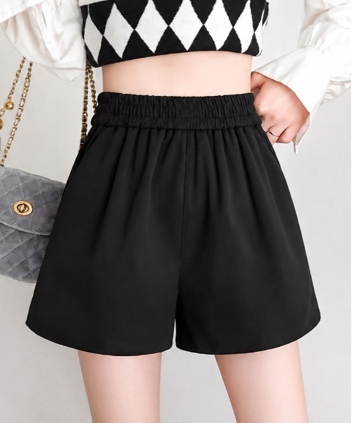 center i(センターアイ)の「ハイウエストタックショートパンツ 美脚見えフレアシルエット(その他パンツ・レディース・ブラウン/ブラック・MEDIUM/SMALL)」の6枚目の写真