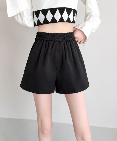 center i(センターアイ)の「ハイウエストタックショートパンツ 美脚見えフレアシルエット(その他パンツ・レディース・ブラウン/ブラック・MEDIUM/SMALL)」の7枚目の写真