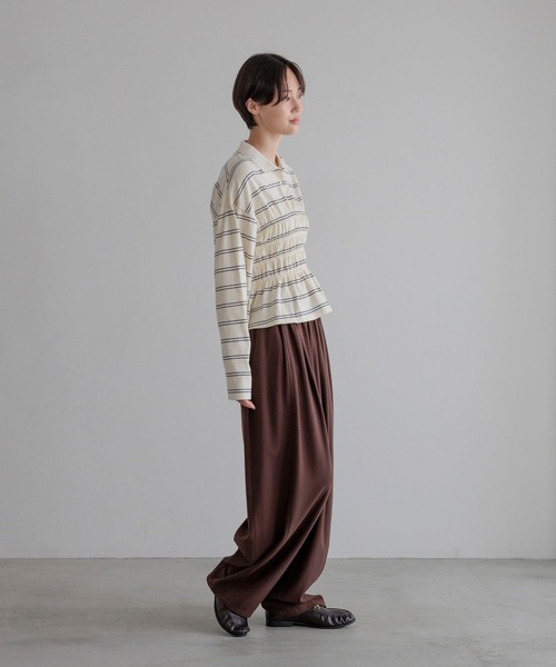 LOWRYS FARM（ローリーズファーム）の「【選べるSHORT&LONG丈】ギャザーポロLS 1067158（ポロシャツ・レディース・ネイビー/ホワイト/ブラウン・SHORT/LONG）」の5枚目の写真