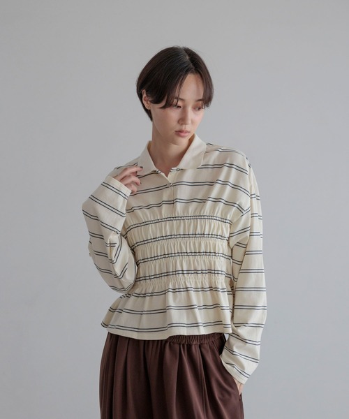 LOWRYS FARM（ローリーズファーム）の「【選べるSHORT&LONG丈】ギャザーポロLS 1067158（ポロシャツ・レディース・ネイビー/ホワイト/ブラウン・SHORT/LONG）」の6枚目の写真