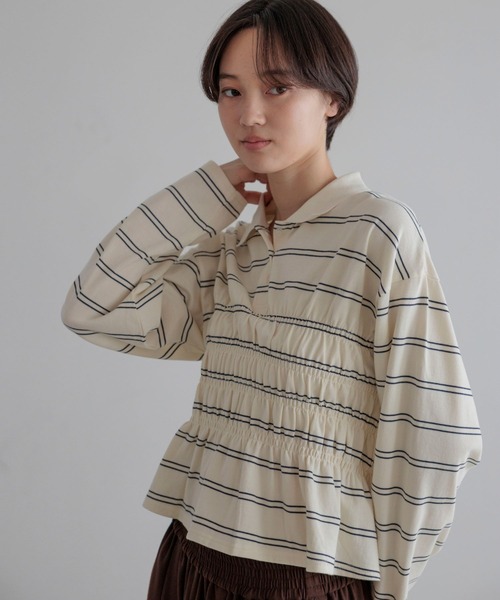 LOWRYS FARM（ローリーズファーム）の「【選べるSHORT&LONG丈】ギャザーポロLS 1067158（ポロシャツ・レディース・ネイビー/ホワイト/ブラウン・SHORT/LONG）」の9枚目の写真