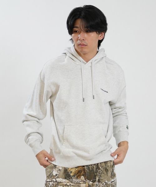 NEW ERA(ニューエラ)の「NEW ERA/ニューエラ パーカー プルオーバー 15129295/15129296(パーカー・メンズ・アッシュグレー/ブラック・XXL/XL/M/L)」の2枚目の写真