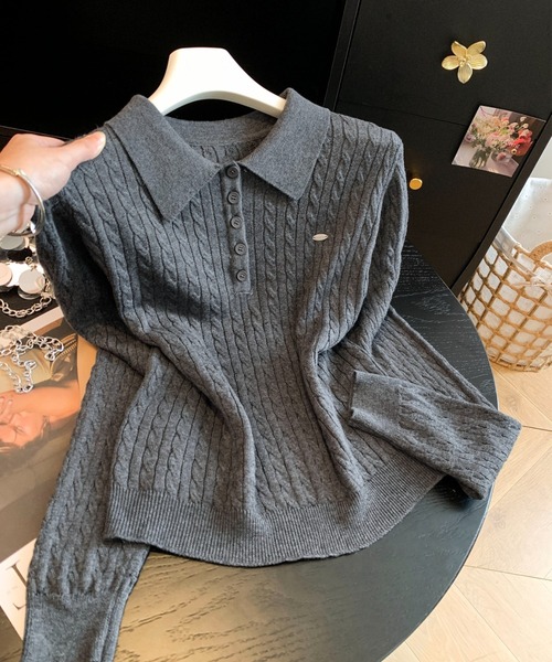 LUCPY（ラクピー）の「ケーブル編みポロニットトップス（その他トップス・レディース・ホワイト/グレー・MEDIUM/SMALL/LARGE）」の2枚目の写真
