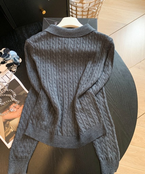 LUCPY（ラクピー）の「ケーブル編みポロニットトップス（その他トップス・レディース・ホワイト/グレー・MEDIUM/SMALL/LARGE）」の4枚目の写真