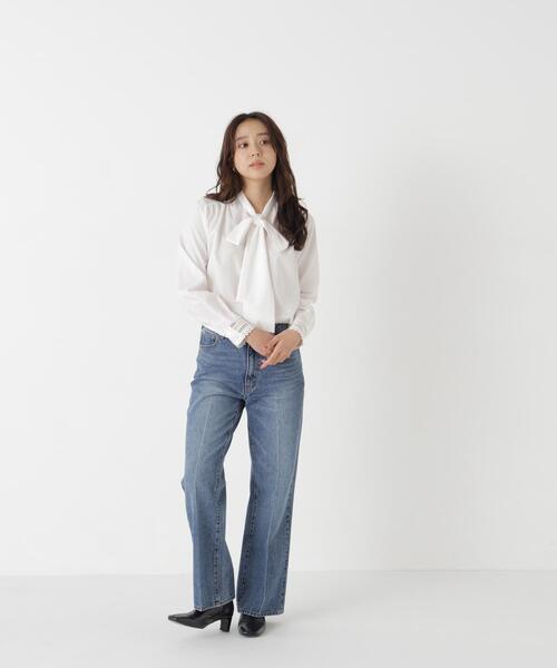 NATURAL BEAUTY BASIC（ナチュラルビューティーベーシック）の「レースカフスリボンタイブラウス（シャツ/ブラウス・レディース・ブルー/オフホワイト・FREE）」の3枚目の写真
