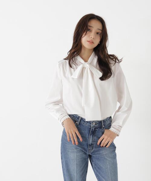 NATURAL BEAUTY BASIC（ナチュラルビューティーベーシック）の「レースカフスリボンタイブラウス（シャツ/ブラウス・レディース・ブルー/オフホワイト・FREE）」の4枚目の写真