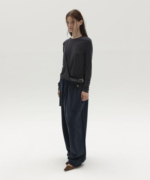 LCDC TM(エルシーディーシーティーエム)の「DIAGONAL WRAP TOP (ネイビー)(Tシャツ/カットソー・レディース・その他・OS)」の3枚目の写真