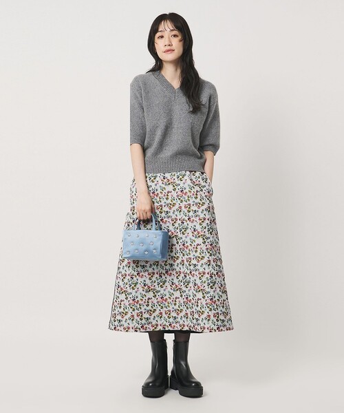 UNITED ARROWS(ユナイテッドアローズ)の「CA/W ハーフスリーブ Vネック ニット(ニット/セーター・レディース・レッド/グレー系/ネイビー・FREE)」の4枚目の写真