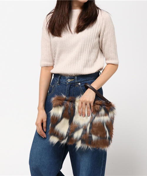 MOUSSY（マウジー）の「MIX COLOR FUR CLUTCH（ショルダーバッグ・レディース・グレー系その他/マルチ・FREE）」の7枚目の写真