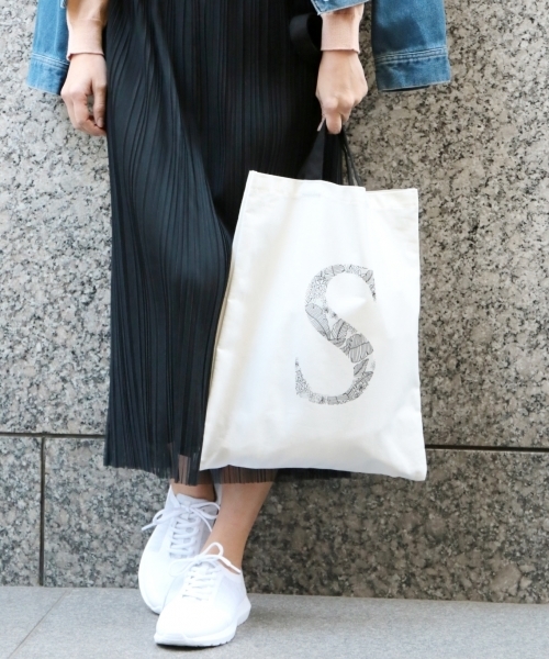LEPSIM(レプシィム)の「レプシィムイニシャルトートバッグSS 745137(トートバッグ・レディース・R/S/A/Y/その他/M・ONE SIZE)」の6枚目の写真
