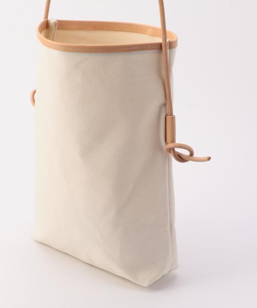 amiacalva（アミアカルヴァ）の「AMIACALVA: SHIPS別注 キャンバス サコッシュ(ショルダーバッグ)（ショルダーバッグ・メンズ・ブラック/ホワイト・ONE SIZE）」の4枚目の写真