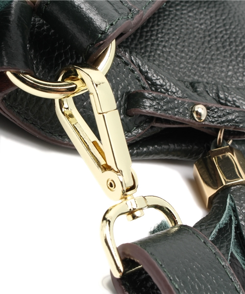 ROSE BUD(ローズバッド)の「(ROSE BUD)2wayタッセル付本革ハンドバッグ(ショルダーバッグ・レディース・ブラック/キャメル/グリーン/ワインレッド/ベージュ系その他・ONE SIZE/FREE)」の14枚目の写真