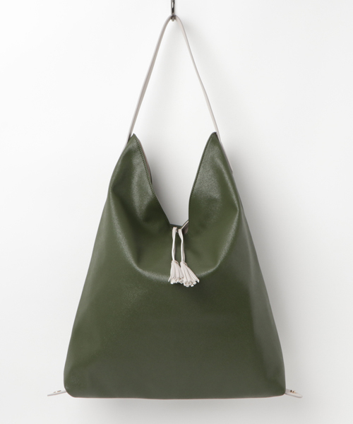 LBC(エルビーシー)の「メタリック2WAYワンショルダーバッグ (ショルダーバッグ・レディース・オリーブ/GOLD /Silver・FREE)」の1枚目の写真