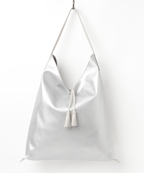 LBC(エルビーシー)の「メタリック2WAYワンショルダーバッグ (ショルダーバッグ・レディース・オリーブ/GOLD /Silver・FREE)」の2枚目の写真