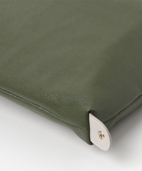 LBC(エルビーシー)の「メタリック2WAYワンショルダーバッグ (ショルダーバッグ・レディース・オリーブ/GOLD /Silver・FREE)」の5枚目の写真