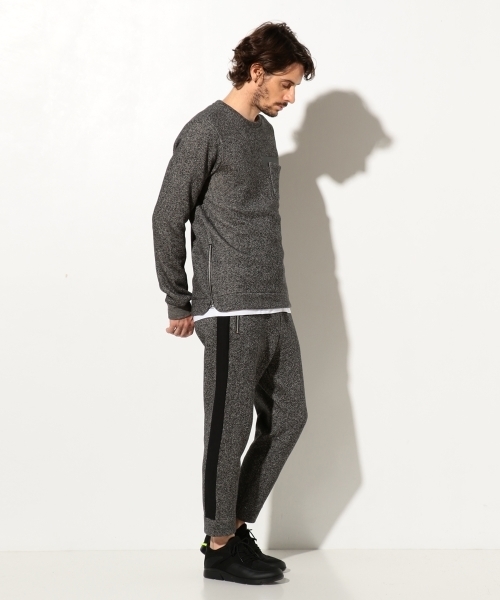 ARMANI EXCHANGE(アルマーニエクスチェンジ)の「【AXアルマーニ エクスチェンジ】サイドライン ジョガーパンツ(その他パンツ・メンズ・グレー・MEDIUM/LARGE/X-SMALL/SMALL/X-LARGE)」の15枚目の写真