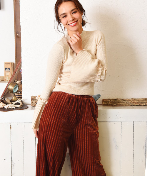 Luz Llena(ラズレナ)の「プリーツ風ベロアワイドパンツ(その他パンツ・レディース・ブラック/カーキ/オレンジ・MEDIUM)」の12枚目の写真