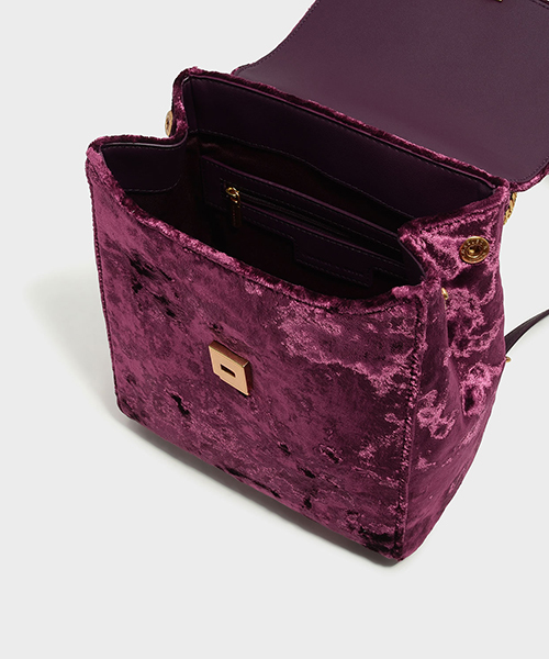 CHARLES & KEITH（チャールズ & キース）の「テクスチャードショルダーバッグ/TEXTURED SHOULDER BAG（ショルダーバッグ・レディース・ブラック/バーガンディー・M）」の11枚目の写真