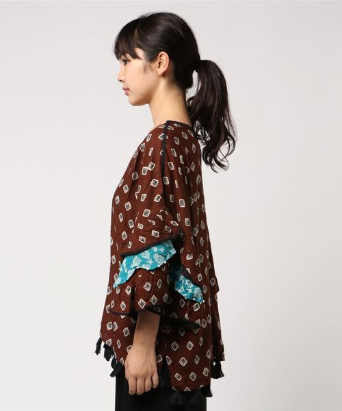 チャイハネ（チャイハネ）の「【チャイハネ】木版風プリントフレアスリーブブラウス（シャツ/ブラウス・レディース・ネイビー/ブラウン/マスタード・FREE）」の4枚目の写真