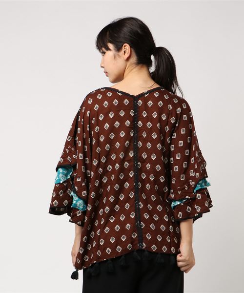 チャイハネ（チャイハネ）の「【チャイハネ】木版風プリントフレアスリーブブラウス（シャツ/ブラウス・レディース・ネイビー/ブラウン/マスタード・FREE）」の5枚目の写真