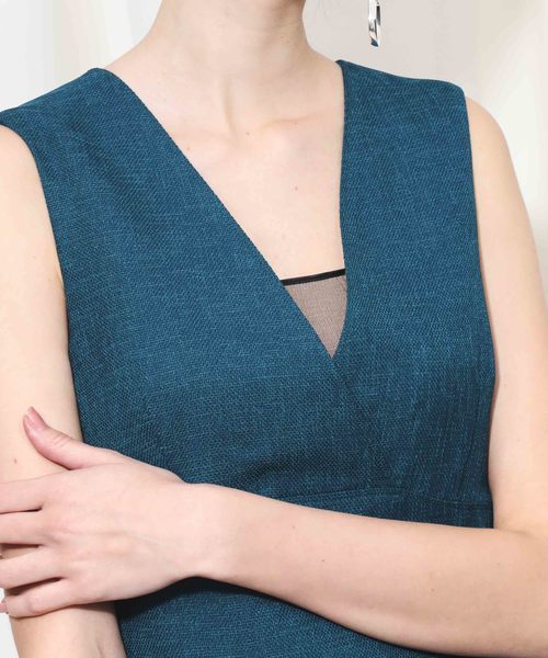 STUDIOUS（ステュディオス）の「【STUDIOUS】リネンライク カシュクールワンピース（ジャンパースカート・レディース・ブラック/ベージュ/エメラルド・1/0）」の5枚目の写真