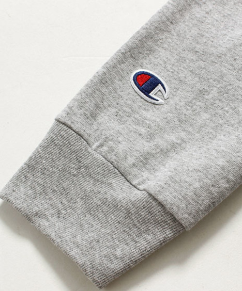 Champion(チャンピオン)の「【Champion Authentic T-SHIRTS】チャンピオン スーパーオーバーサイズ コットン L/S Tシャツ ロンT(Tシャツ/カットソー・レディース・ブラック/ホワイト/ネイビー/グレー/レッド/ロイヤルブルー・M/L/S/XL)」の8枚目の写真
