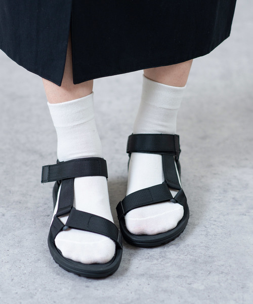 menue（メヌエ）の「シンプル ベルクロ スポーツサンダル（サンダル・レディース・ブラック/カーキ/ホワイト系その他/ピンクベージュ・23.0cm/24.0cm/25.0cm/26.0cm/27.0cm/22.0cm/18.0cm/19.0cm/20.0cm/21.0cm）」の18枚目の写真