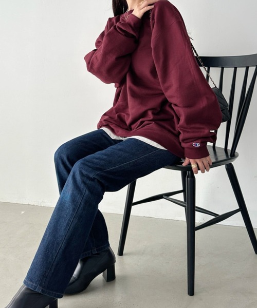 Champion（チャンピオン）の「【Champion Authentic sweatshirt】チャンピオン クルーネック スウェット プルオーバー サイズ展開多数 コットン 裏起毛 無地 9.0オンス（スウェット・レディース・ブラック/チャコールグレー/杢グレー/ネイビー/ホワイト/グリーン/マルーン/ダークグリーン/ベージュ/ピンクベージュ/ゴールド/オレンジ/ロイヤルブルー/レッド・S/M/L/XL）」の16枚目の写真