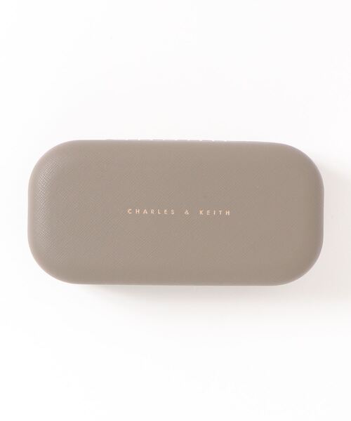 CHARLES & KEITH(チャールズ & キース)の「アセテート レクタングラーサングラス / Acetate Rectangular Sunglasses(サングラス・レディース・グリーン/ブルー・FREE)」の5枚目の写真