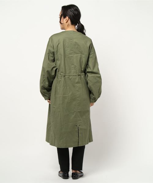 archives（アルシーヴ）の「変わり織りガスコート（ミリタリージャケット・レディース・ベージュ/カーキ/アイボリー・MEDIUM）」の4枚目の写真