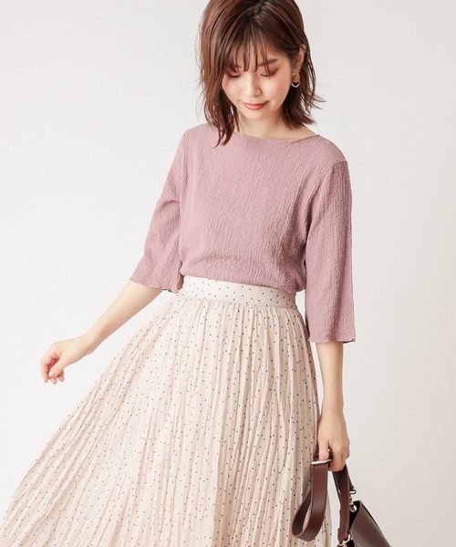 natural couture(ナチュラルクチュール)の「【WEB限定カラー有り】ぽこぽこ素材6分袖トップス(Tシャツ/カットソー・レディース・ブラック/ブラウン/オフホワイト/グリーン/ラベンダー/ピンクベージュ・FREE)」の6枚目の写真