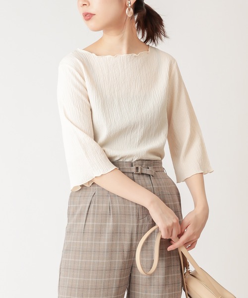 natural couture(ナチュラルクチュール)の「【WEB限定カラー有り】ぽこぽこ素材6分袖トップス(Tシャツ/カットソー・レディース・ブラック/ブラウン/オフホワイト/グリーン/ラベンダー/ピンクベージュ・FREE)」の2枚目の写真